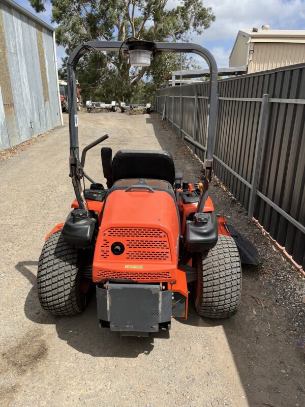 Kubota ZD331 Zero Turn Mower - Image 11