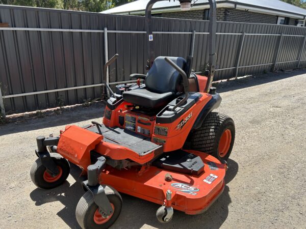 Kubota ZD331 Zero Turn Mower - Image 3