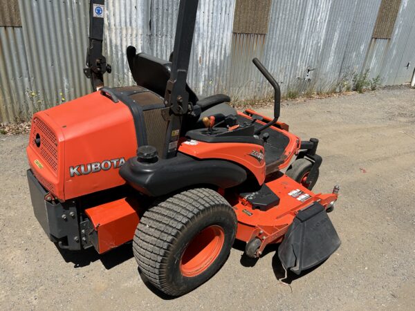 Kubota ZD331 Zero Turn Mower - Image 5